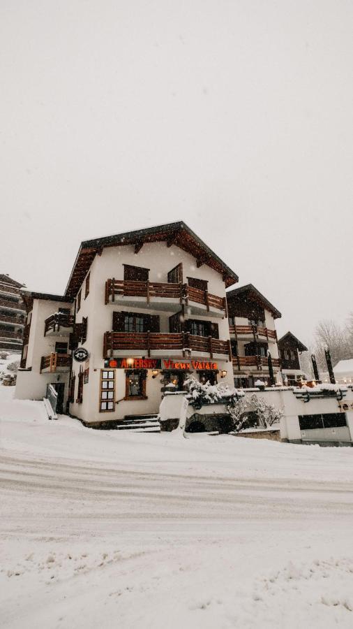 Le Vieux Valais Aparthotel โอวรอนนาซ ภายนอก รูปภาพ