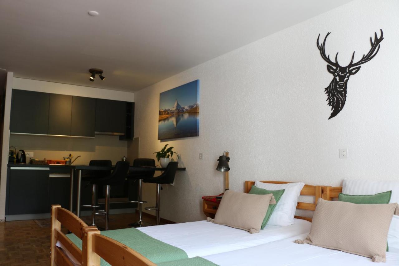 Le Vieux Valais Aparthotel โอวรอนนาซ ภายนอก รูปภาพ